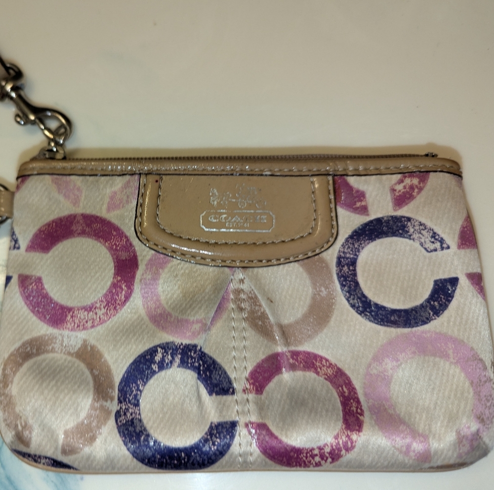Coach Gesso Op Art Metallic Wristlet - Picture 9 of 16